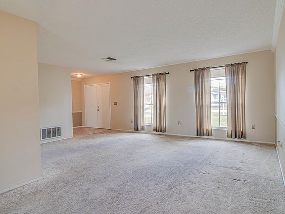 5th image of 10222 Heathcliff St