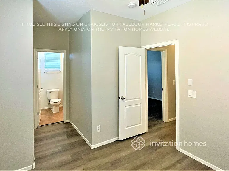 864 E Devon Rd — Photo 12
