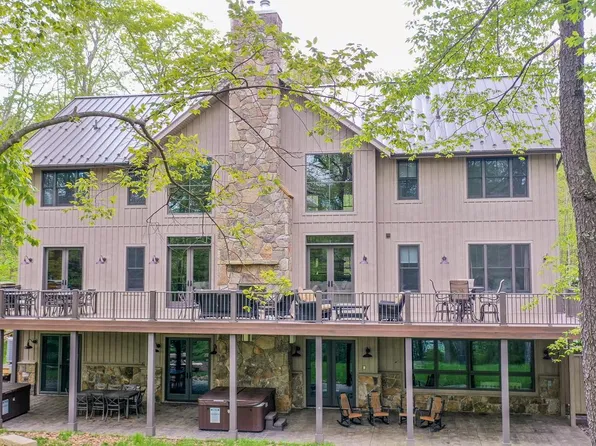 1131 Lake Shore Dr, Oakland, MD 21550
