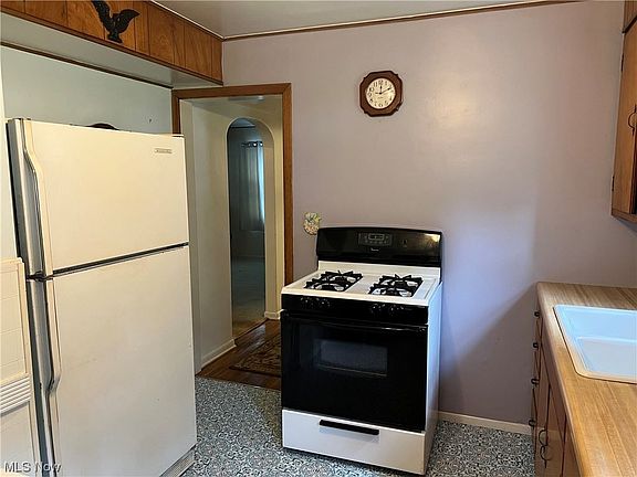 3rd image of 2235 Creamer Rd
