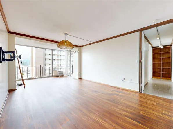 1415 Victoria St APT 1206, Honolulu, HI 96822