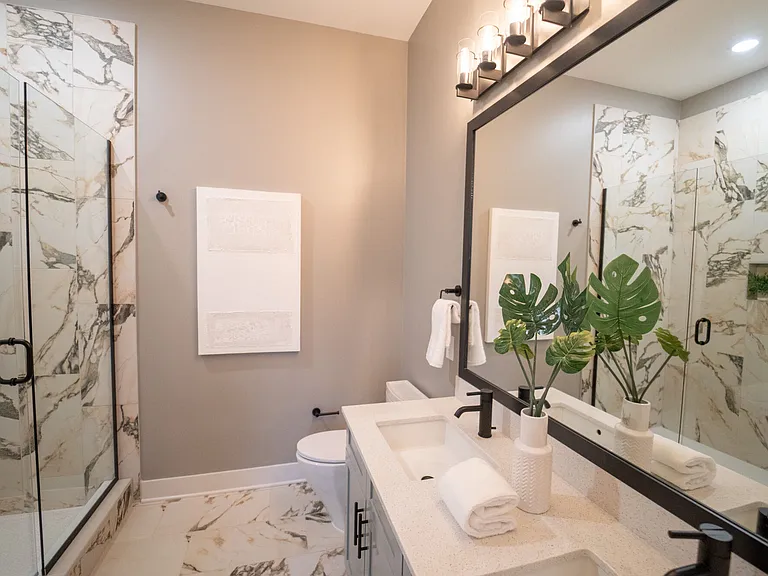 Chandler Residences — Photo 32