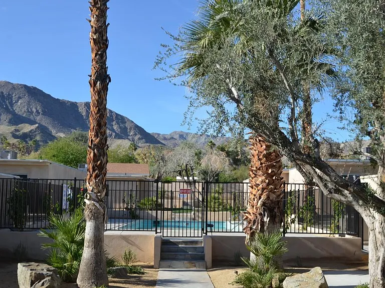 RiverWalk Luxury Living — Photo 6
