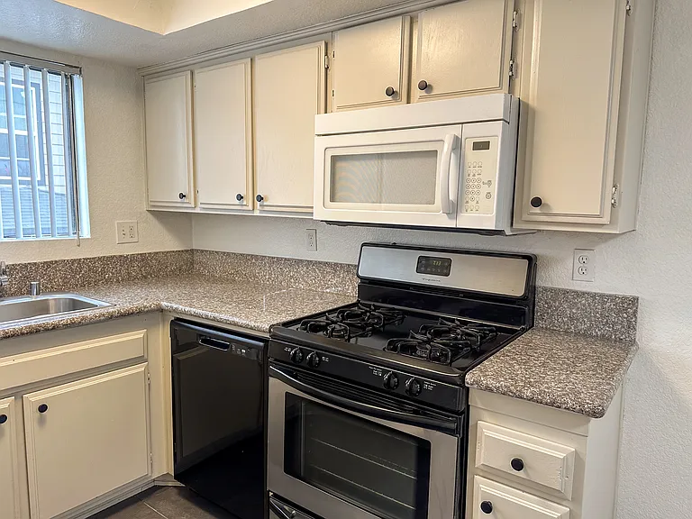 606 E Santa Anita Ave #B — Photo 20
