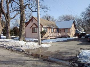 639 Jefferson Ave, Elgin, IL 60120