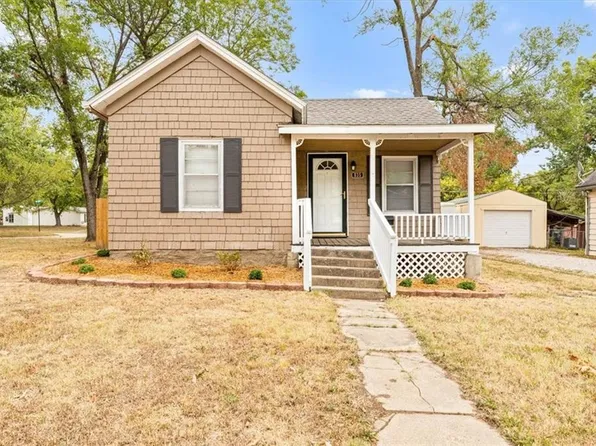 835 N Main St, Ottawa, KS 66067