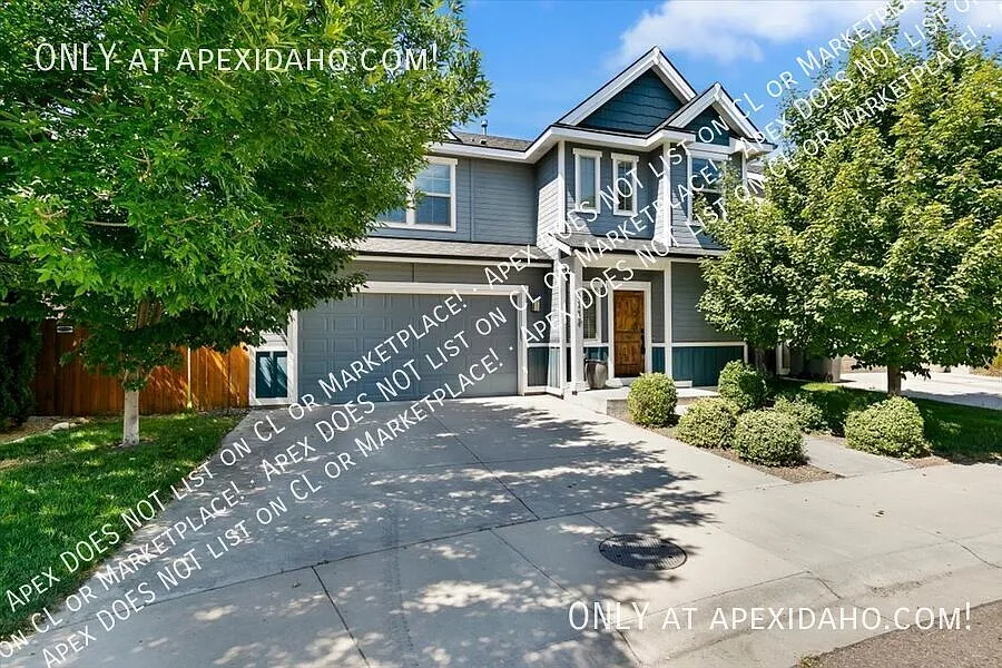 Spacious Southeast Boise Home with Granite Kitchen, Gas Fireplace & Fenced Yard — Photo 2