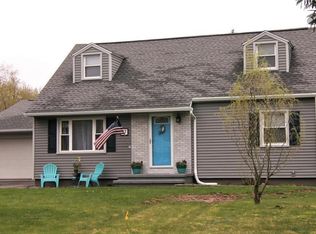 37 Sequoia Dr, Rochester, NY 14624