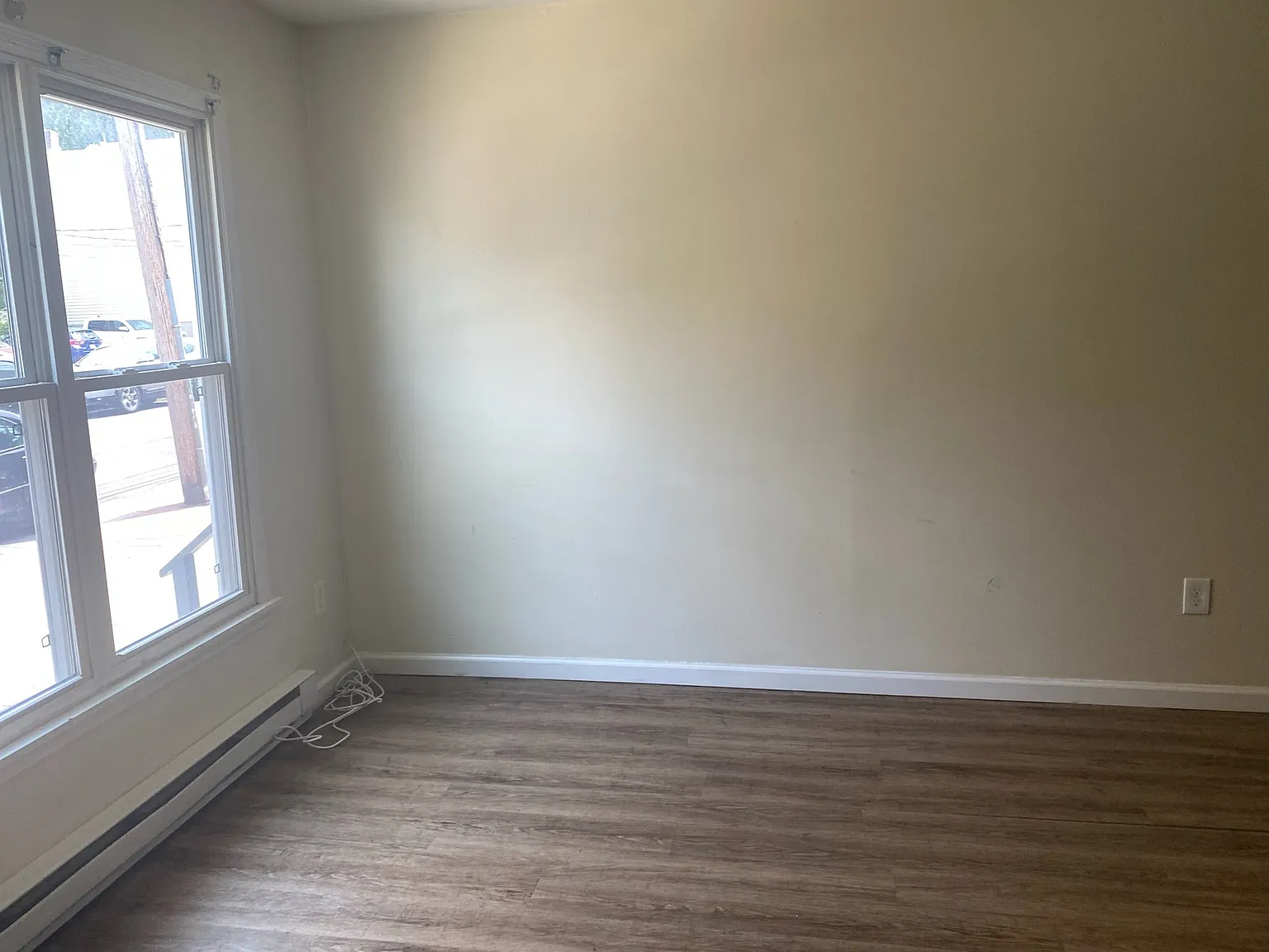 3 bed, 1700 sqft, $2,100 — Photo 2