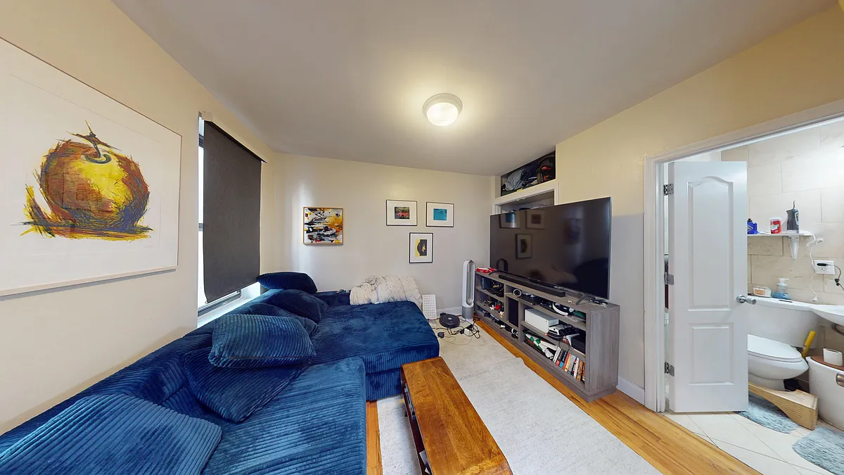 Building Photo - 90 W 3rd St #3D