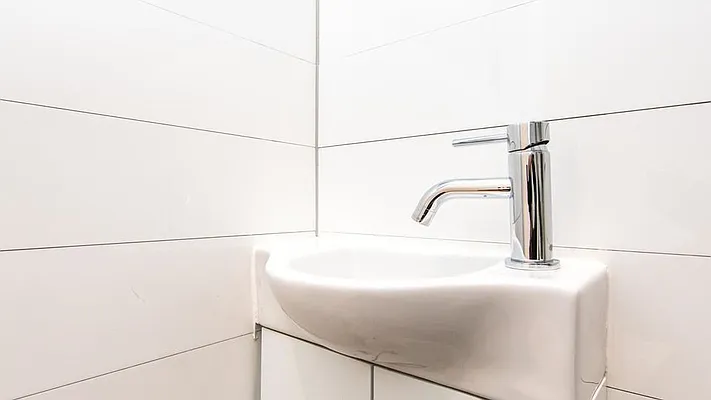 Rented by Nooklyn NYC LLC | media 18