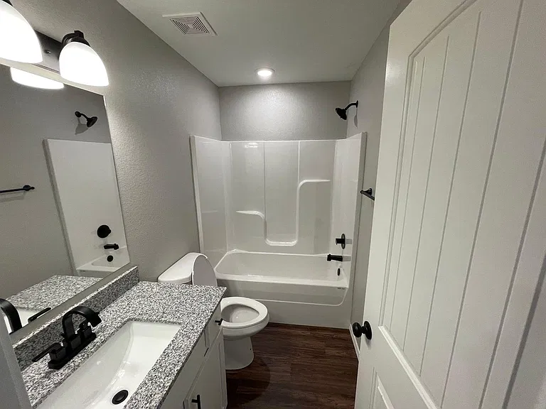 Royal Ridge Holdings — Photo 6
