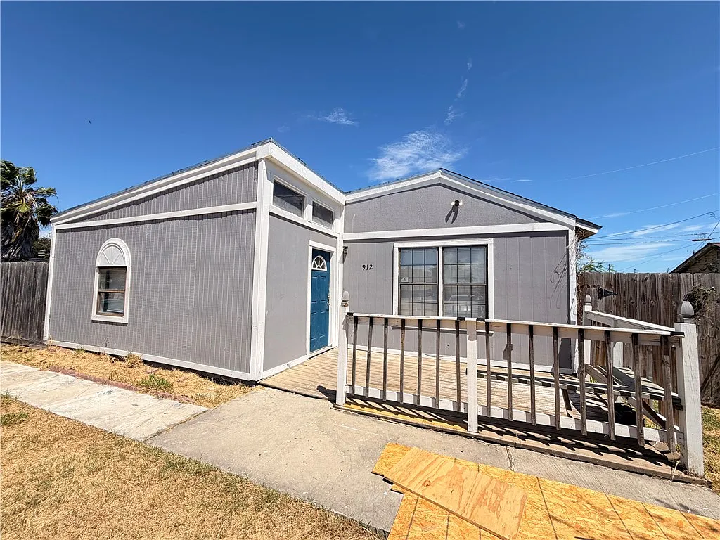 3 bed, 2.0 bath, 1486 sqft, $1,675 — Photo 2