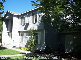 457 NW 17th St, Redmond, OR 97756