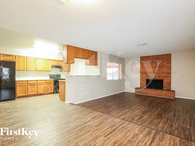 16412 N 49th Dr — Photo 7