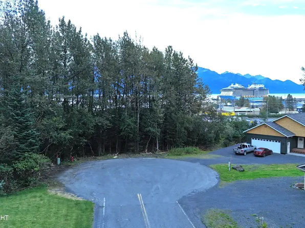 1812 Parks Pl, Seward, AK 99664