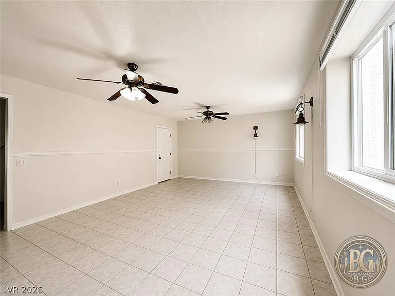 764 Benedict Dr — Photo 30