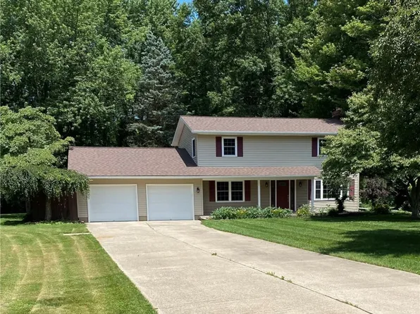 1970 Bridgeview Ln, Conneaut, OH 44030