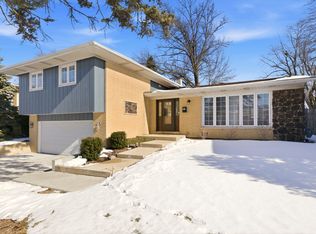 15113 Willow Ln, Oak Forest, IL 60452