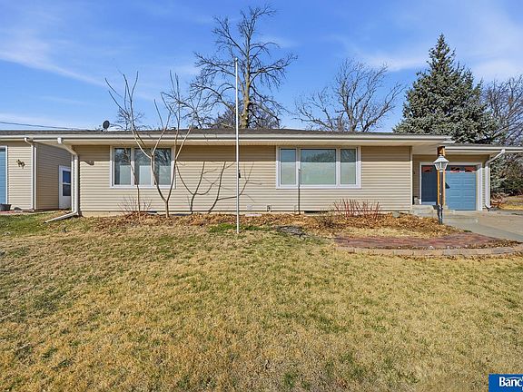 2nd image of 665 Sumner St