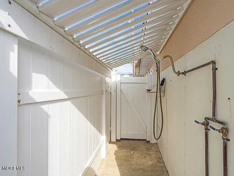 102 W Colony Rd — Photo 23