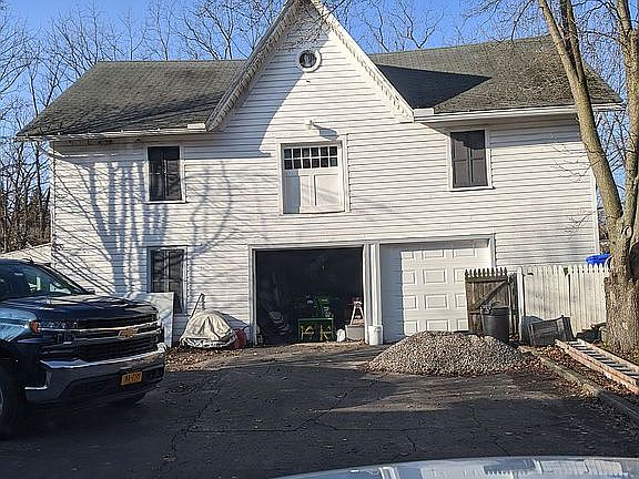 Two story Barn, new Elec ser