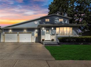 222 Meadowlawn Rd, Cheektowaga, NY 14225