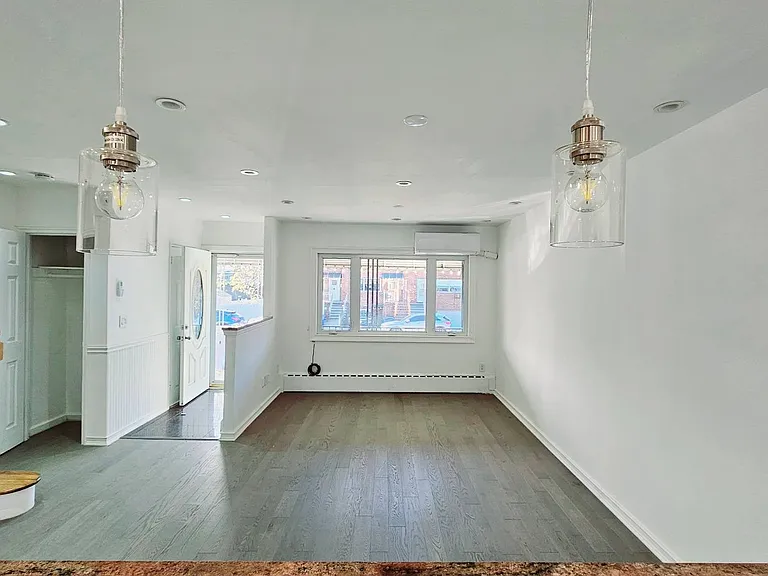 906 Huntington Ave — Photo 3