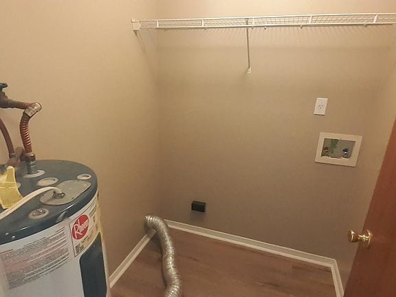 5th image of 508 Wood Crest Way