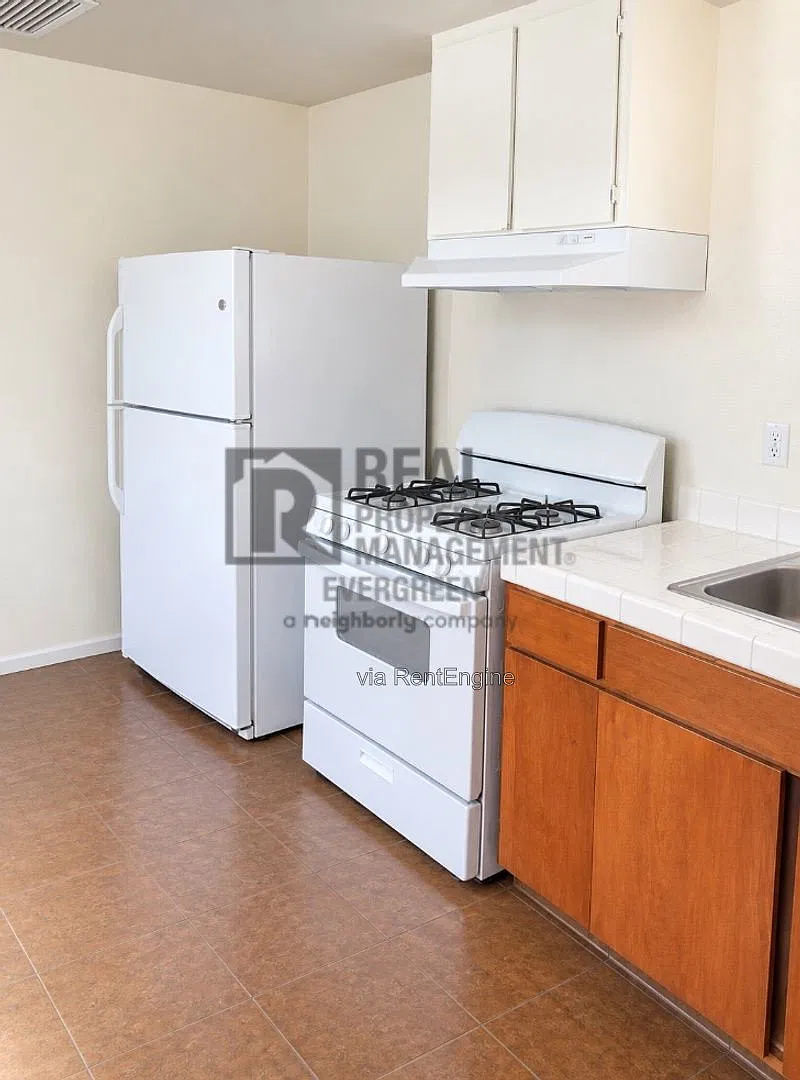 1 bed, 1.0 bath, $750 — Photo 3
