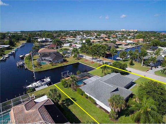 3rd image of 9741 Cypress Lake Dr