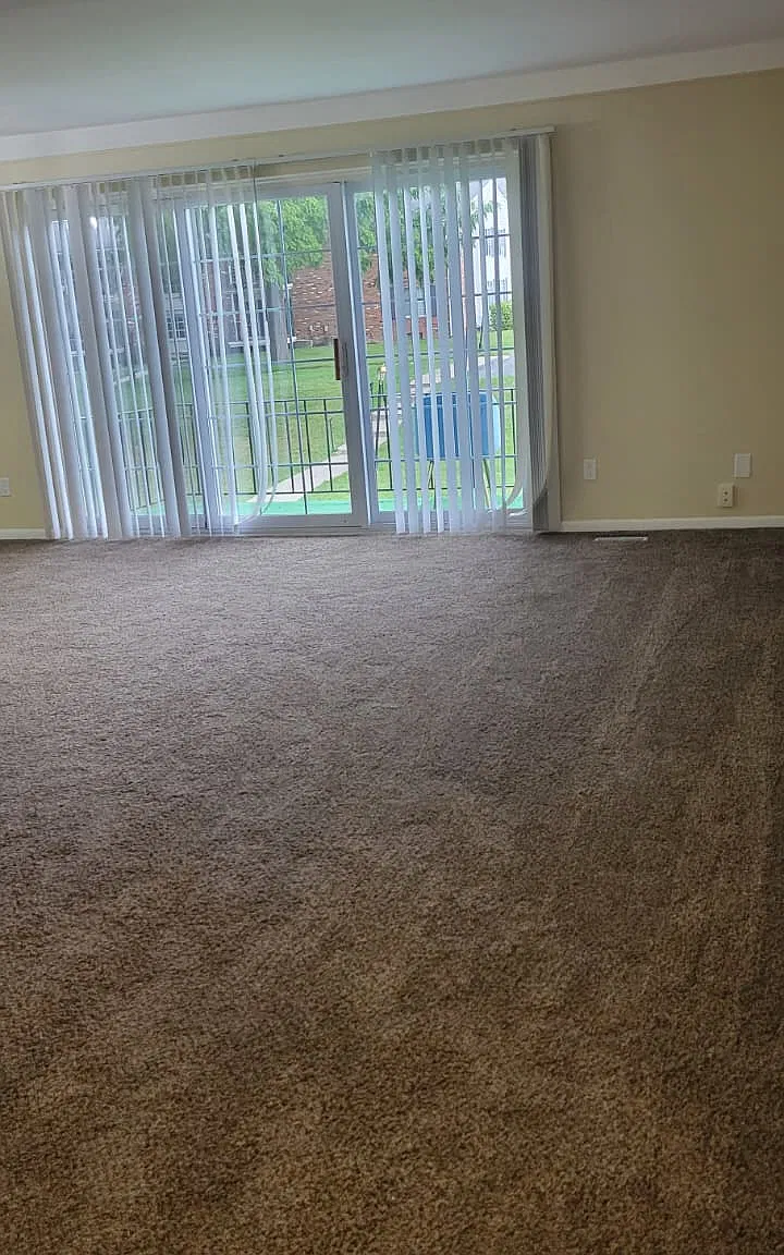 451 Fox Hills Dr S — Photo 1