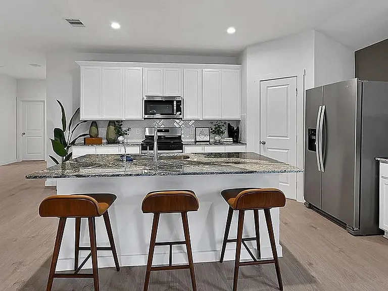 7943 Cavour Dr — Photo 5