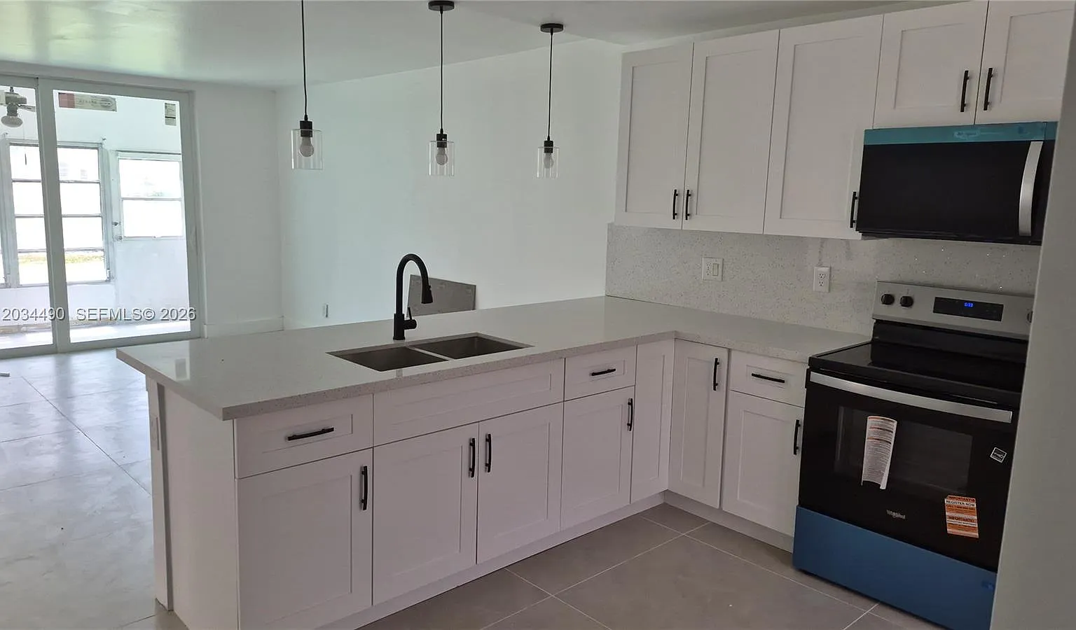 Bermuda Club Two Condo — Photo 1