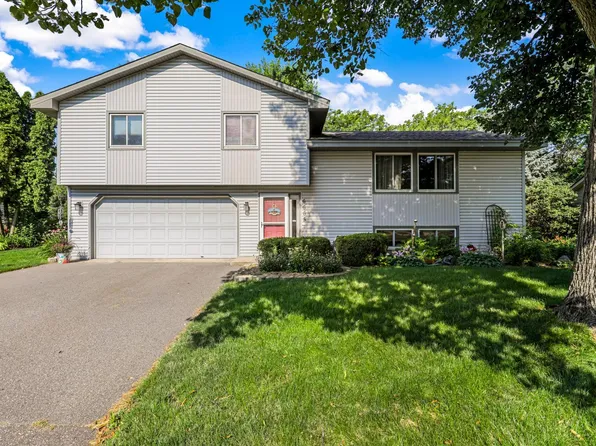 6665 Hillsboro Ave N, Brooklyn Park, MN 55428