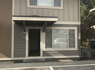 61545 Parrell Rd APT 8, Bend, OR 97702