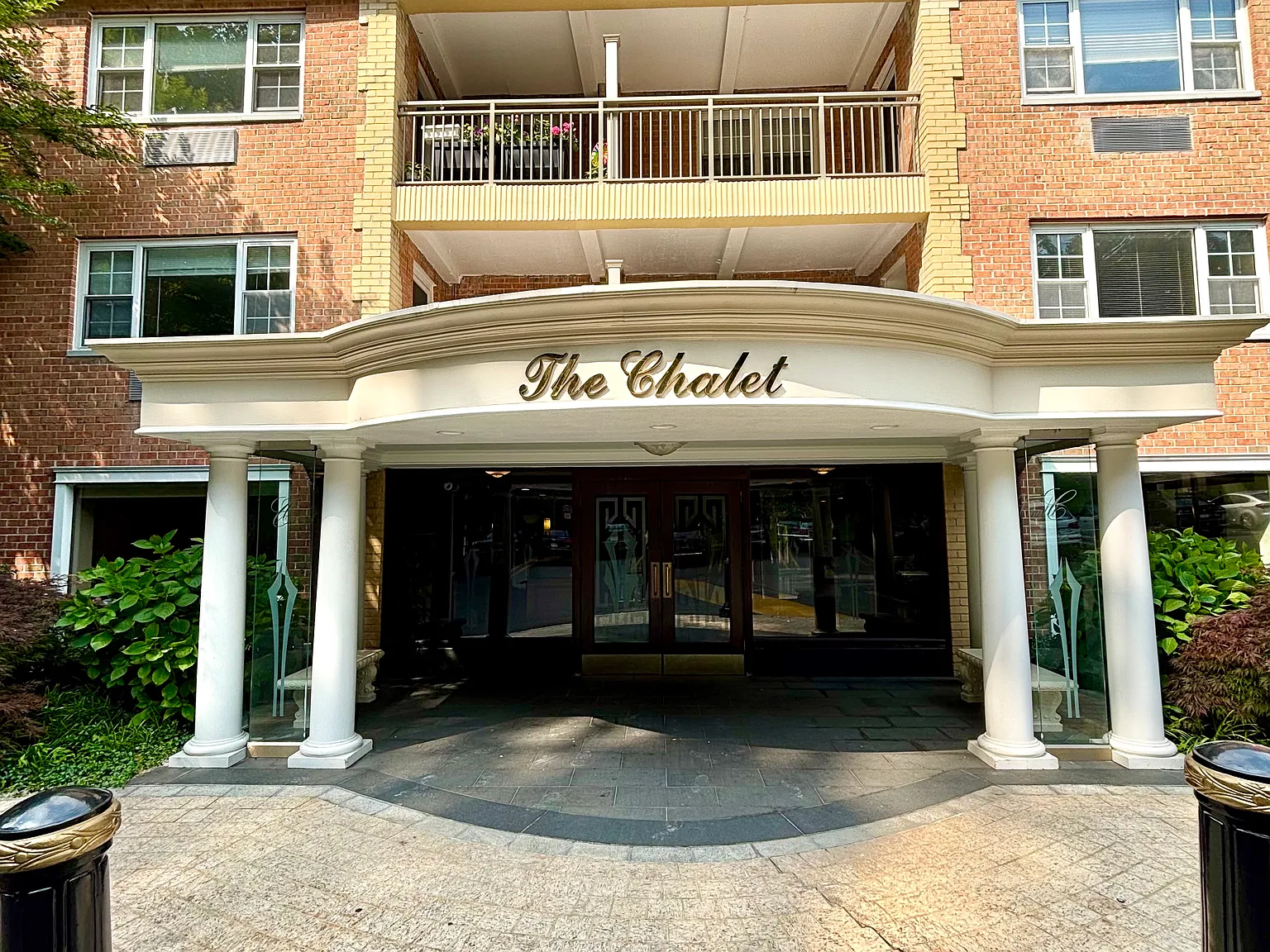 The Chalet Apartments — Photo 1