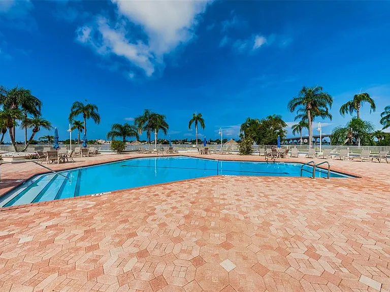 6081 Bahia Del Mar Cir #456 — Photo 25