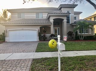 2820 Poinciana Cir, Cooper City, FL 33026