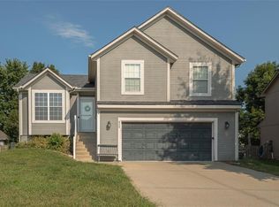 825 N Spruce St, Gardner, KS 66030