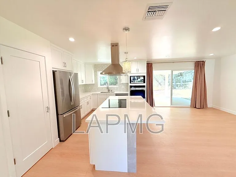 10839 Fellows Ave #10839 — Photo 8