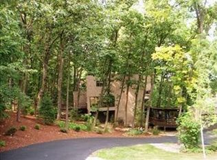 205 Woodside Ln, Valparaiso, IN 46385