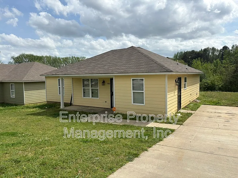 2963 Lake Park Rd