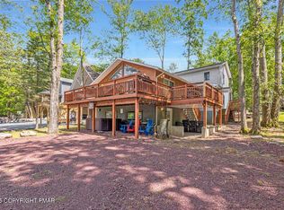 151 S Lake Dr, Lake Harmony, PA 18624