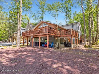 151 S Lake Dr, Lake Harmony, PA, 18624
