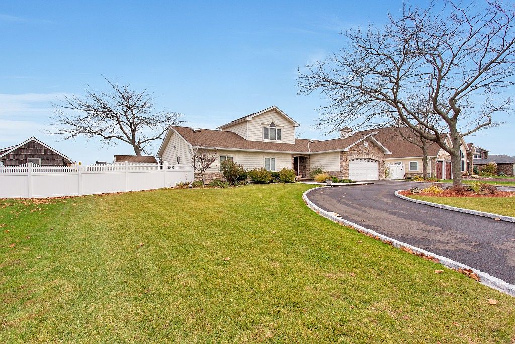 344 Lagoon Drive, Copiague Harbor, NY 11726 Zillow