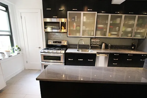 Rented by Maison International | media 14