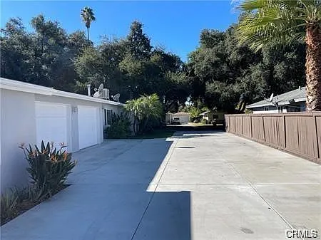 325 La Paloma St — Photo 11