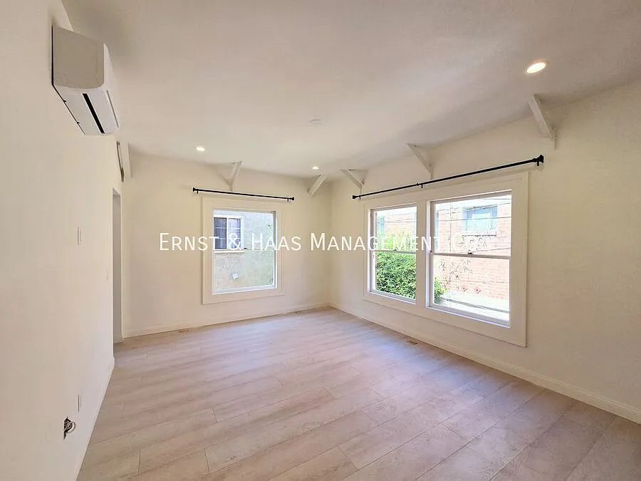 Charming Remodeled Studio Near Downtown Long Beach!*Move-In Special* — Photo 3