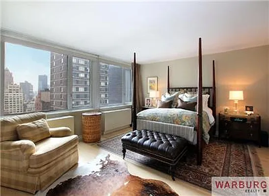 Sold by Warburg | media 1